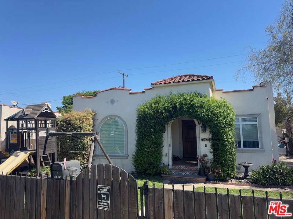 8764 Zamora Avenue