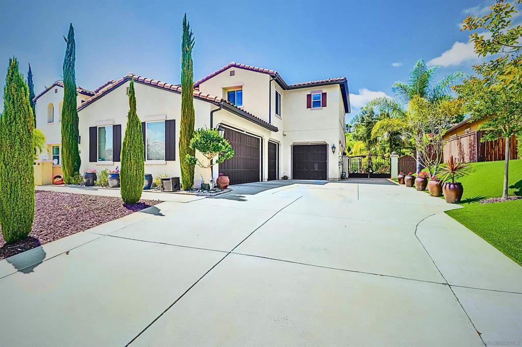 466 Agua Vista Dr