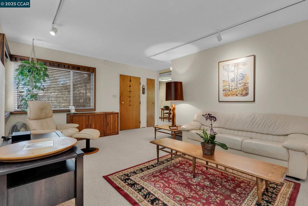 FAIRMEADE - Residential