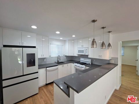 Photo of 1029 Pleasantview Avenue #1, Venice, CA 90291 (MLS # 26751217)