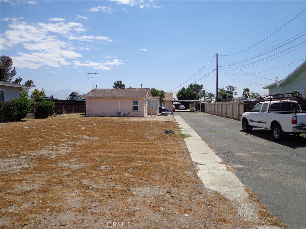 4562 Phelan
