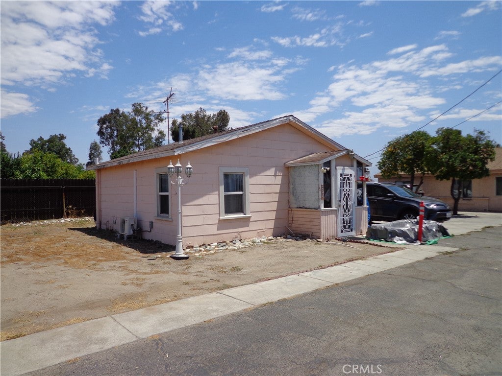 4562 Phelan