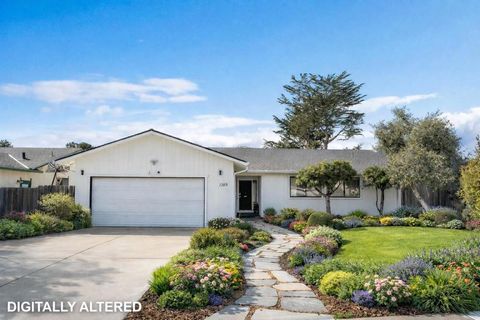 Photo of 1169 Yosemite Street, Seaside, CA 93955 (MLS # ML82036591)
