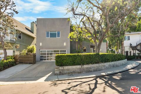 Photo of 11972 Woodbine Street, Los Angeles, CA 90066 (MLS # 26676541)