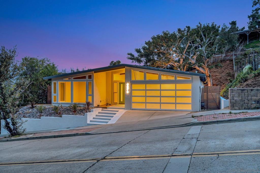 4876 Pacifica Dr