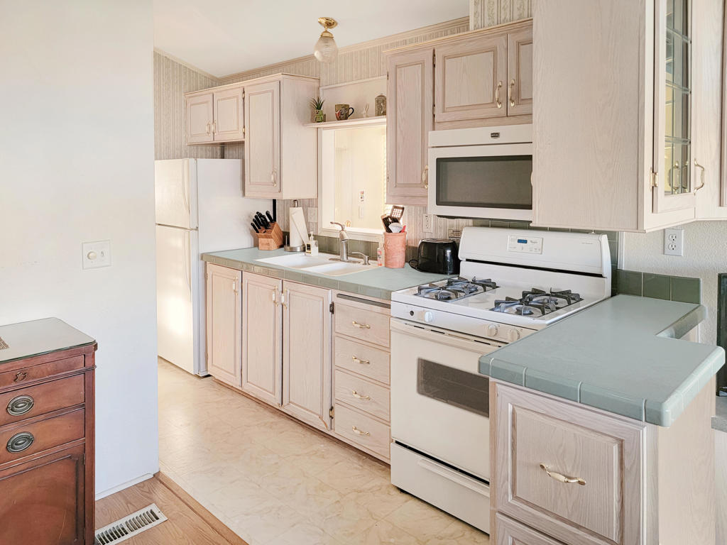 Not Applicable-1 - Manufactured In Park