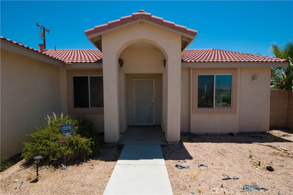9464 Palm Drive