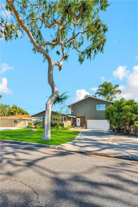 Photo of 11912 Edgewood LN, Garden Grove, CA 92840 (MLS # PW26079693)