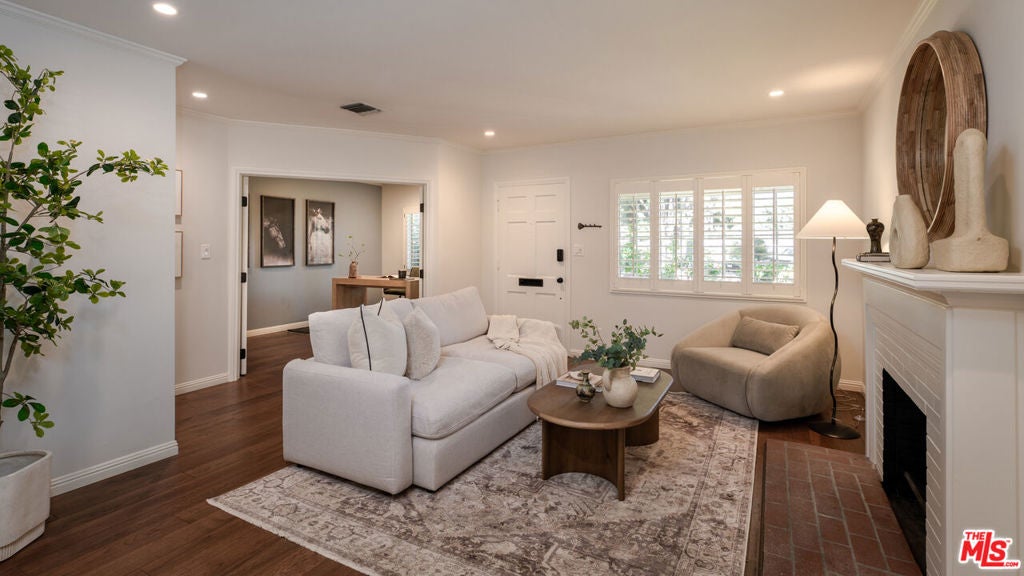 217 N Griffith Park Drive