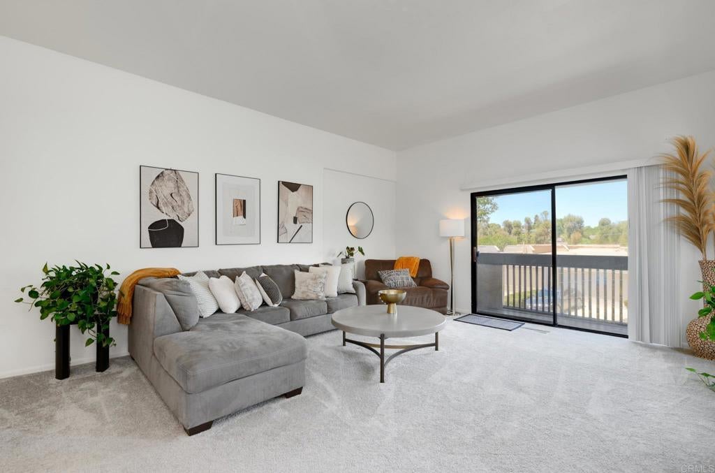 6644 Reservoir Lane Ln, San Diego CA 92115