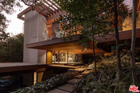 715 Brooktree Road Pacific Palisades CA 90272