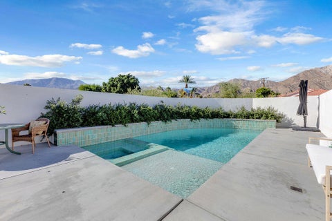 Tiny photo for 53480 Avenida Mendoza, La Quinta, CA 92253 (MLS # 219155123DA)