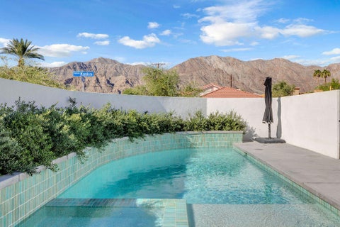 Tiny photo for 53480 Avenida Mendoza, La Quinta, CA 92253 (MLS # 219155123DA)