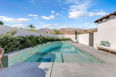 Tiny photo for 53480 Avenida Mendoza, La Quinta, CA 92253 (MLS # 219155123DA)