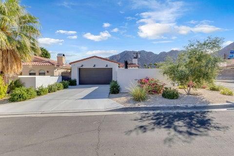 Tiny photo for 53480 Avenida Mendoza, La Quinta, CA 92253 (MLS # 219155123DA)