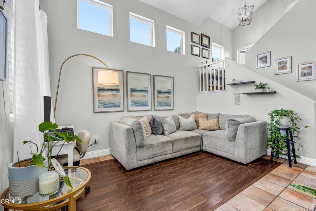 902 Paseo Brisas Lindas