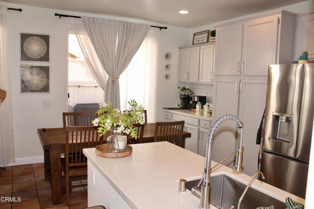 902 Paseo Brisas Lindas