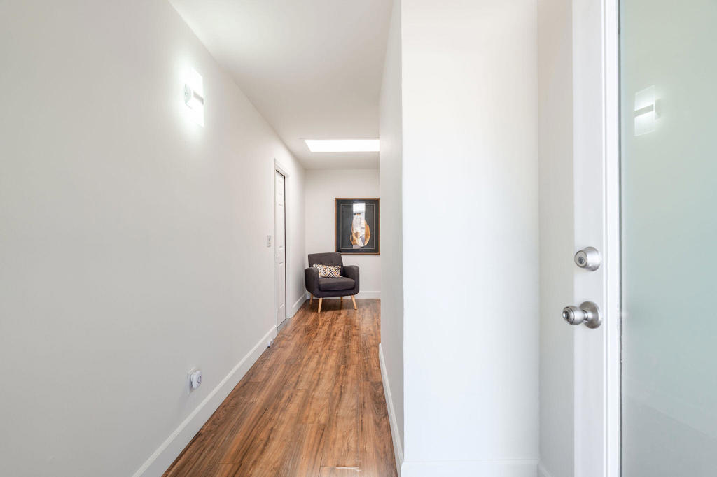 51864 Avenida Mendoza
