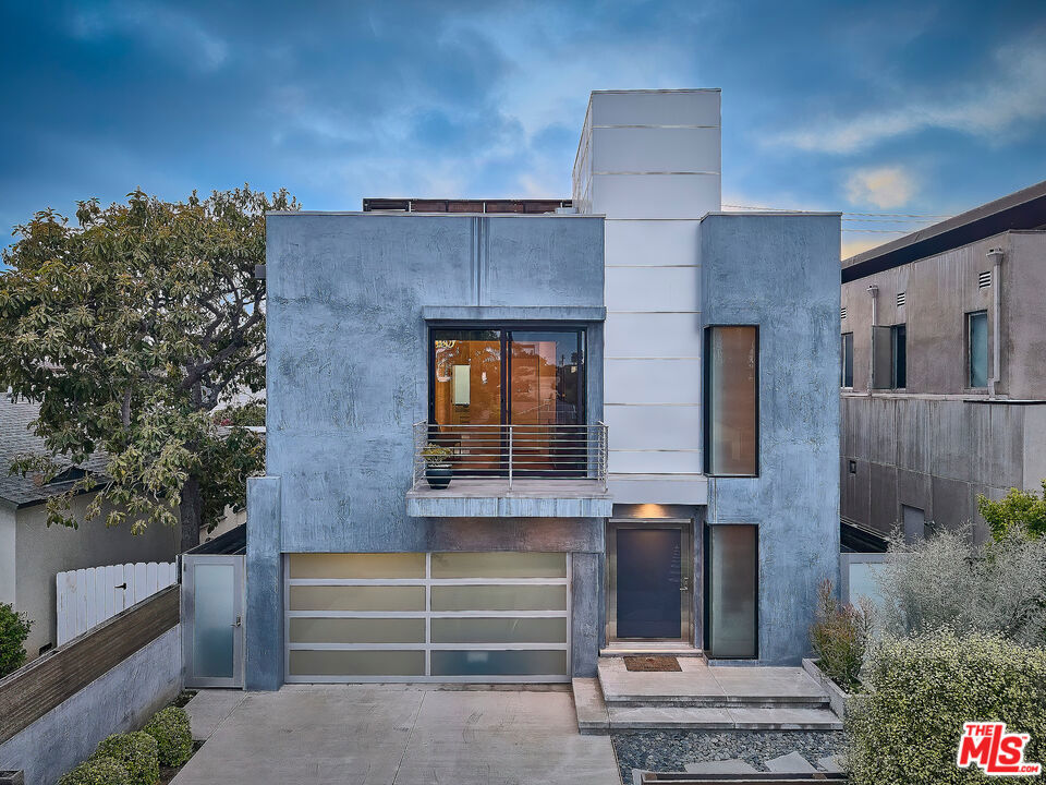 2329 Clement Avenue
