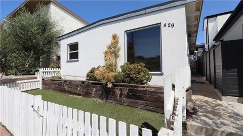 Photo of 429 1/2 28th St. ST, Hermosa Beach, CA 90254 (MLS # SR26157434)