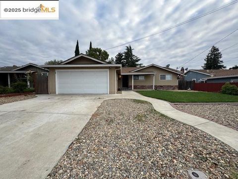 Photo of 1027 San Carlos Dr Dr, Antioch, CA 94509 (MLS # 41116866)