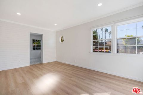 Photo of 2310 1/2 Pisani Place, Venice, CA 90291 (MLS # 26641253)