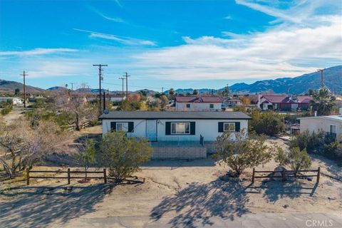 Photo of 74993 Serrano Dr Dr, 29 Palms, CA 92277 (MLS # CV26015760)