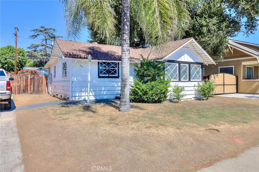 Welcome to this delightful 2-bedroom, 1-bath home offering 845 sq ft of living space, full of warmth and original charm. Built in 1901, this vintage gem features timeless character throughout, while providing a cozy and functional layout.

Step outside to a spacious backyard — perfect for entertaining, gardening, or simply relaxing under the California sun. Located just minutes from vibrant downtown Covina, you'll enjoy easy access to shops, dining, and public transportation, all while tucked away in a quiet, friendly neighborhood.