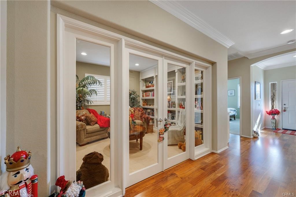 27956 Crystal Spring