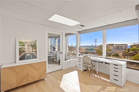 Photo of 920 Glenneyre #T, Laguna Beach, CA 92651 (MLS # LG25272333)