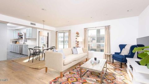 Photo of 932 N Alfred Street #201, Los Angeles, CA 90069 (MLS # P1-21826) Photo of 932 N Alfred Street #201, Los Angeles, CA 90069 (MLS # P1-21826)