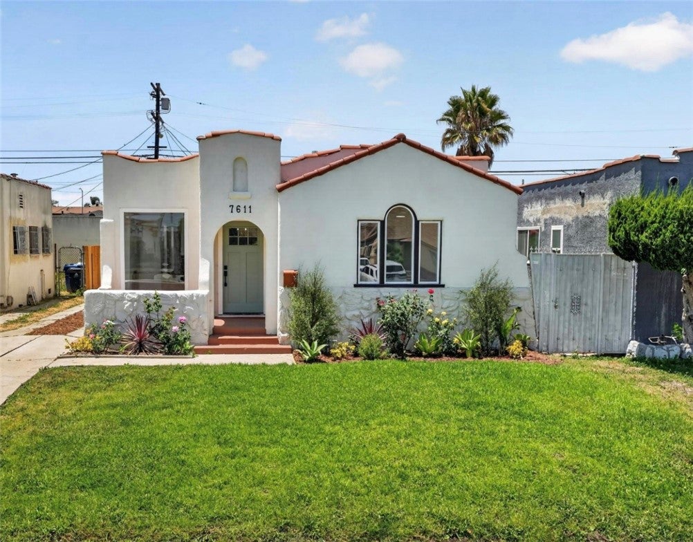 7611 S Hobart Blvd