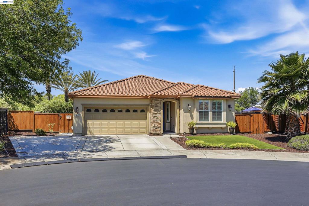 840 Rainbow Ct