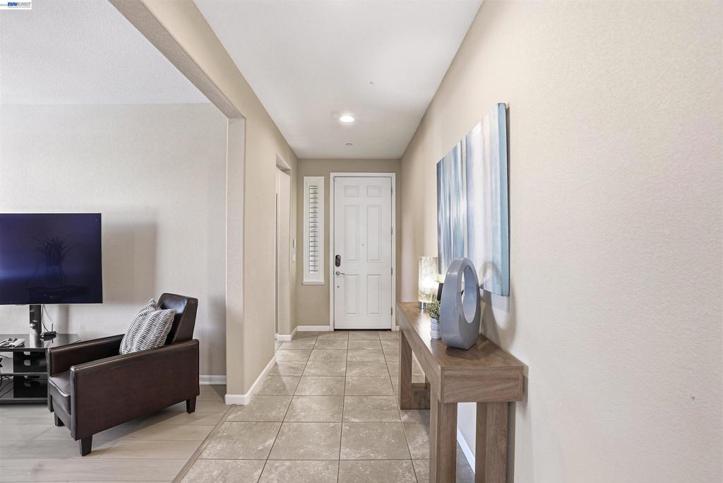 840 Rainbow Ct