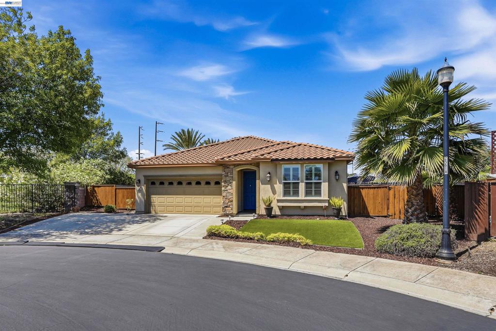 840 Rainbow Ct