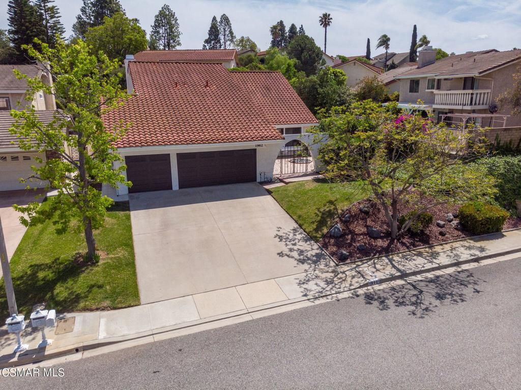 Photo of 1962 Daylight Court, Thousand Oaks, CA 91362 (MLS # 226001788)