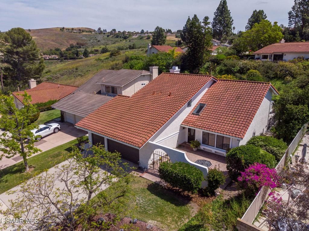 Photo of 1962 Daylight Court, Thousand Oaks, CA 91362 (MLS # 226001788)