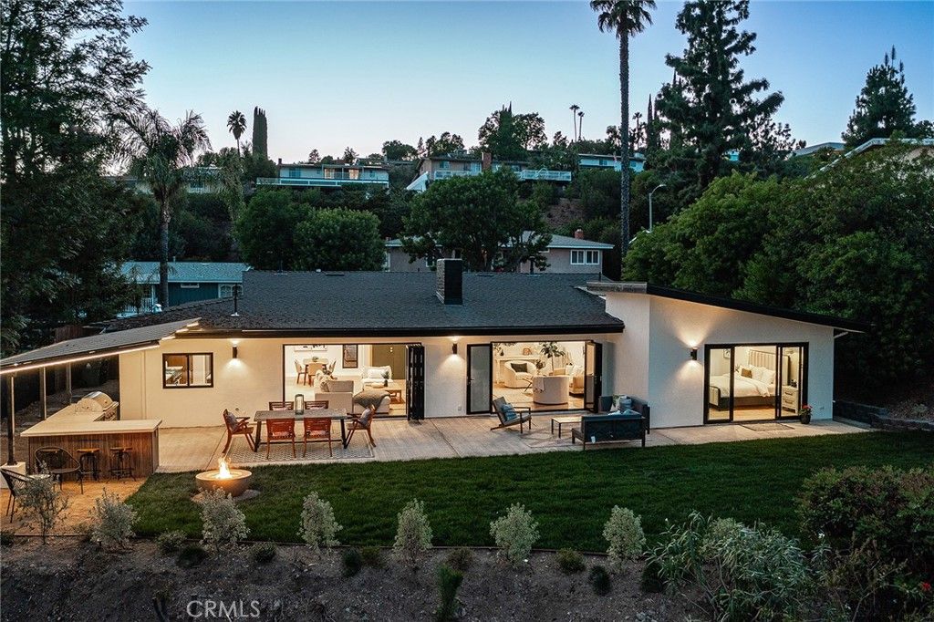 Photo of 5960 Pat Avenue, Woodland Hills, CA 91367 (MLS # SR25218212)