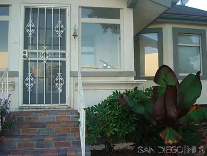 2220 Rosecrans