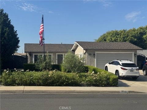 Photo of 3038 E Cog Hill Court, Ontario, CA 91761 (MLS # CV26153572)
