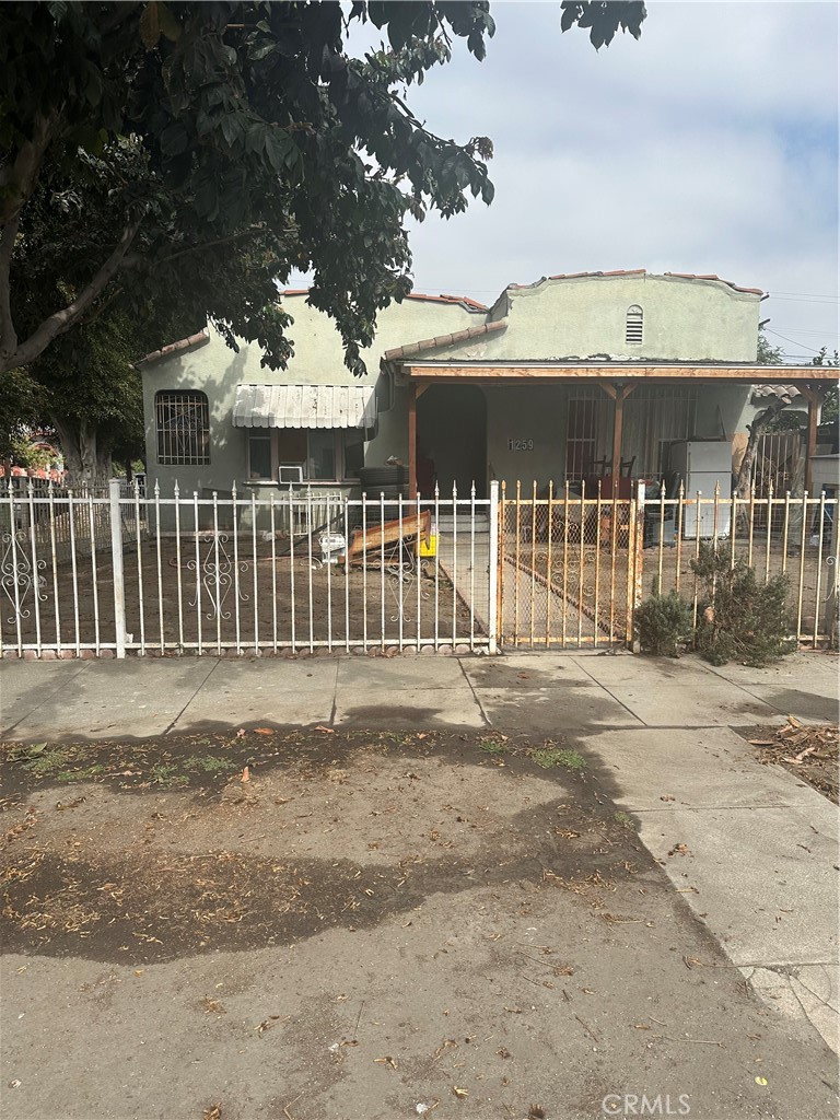 3 unit investment stron demand for affordable units in urban neighborhood with good access to transit great cash flow property. high Demand neighborhoods all unilites are paid by each tenant. all tenants are on a month to month basis