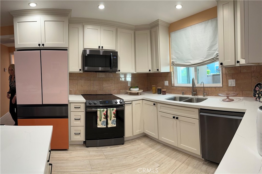 13320 Del Monte Drive M15 9G