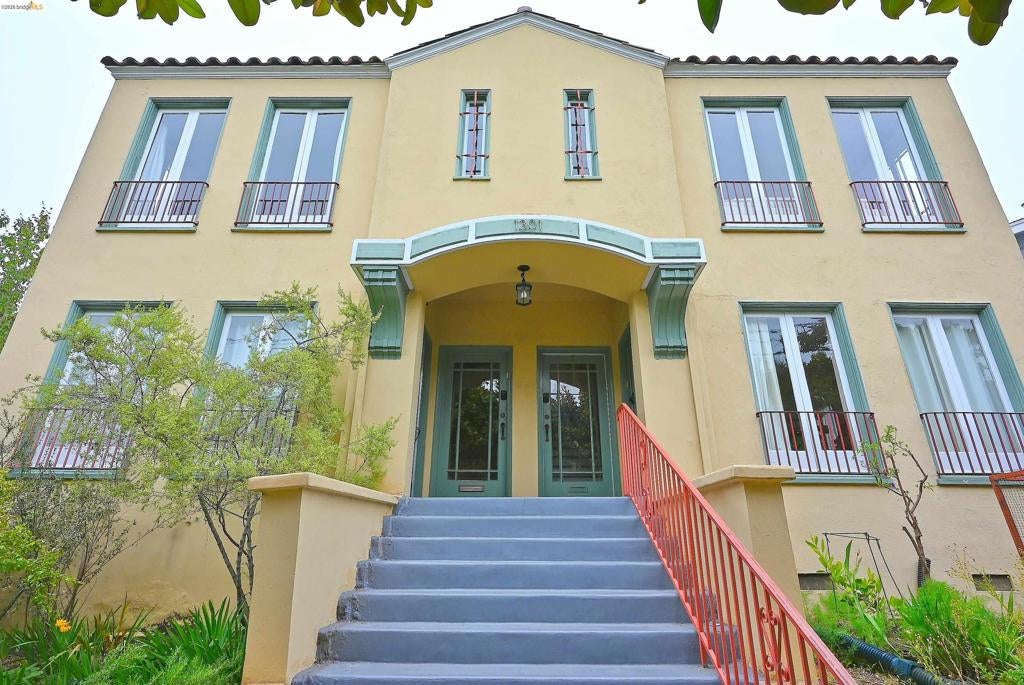 1301 Bonita AVE