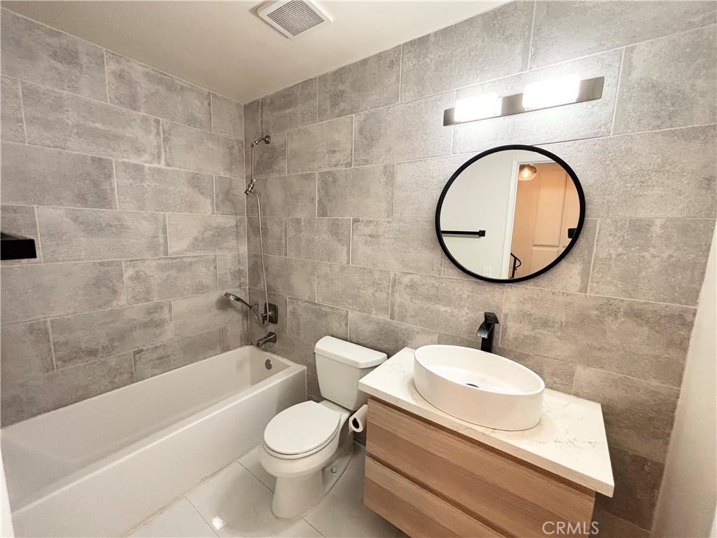 Amberwood I (AMB1) - Residential Lease