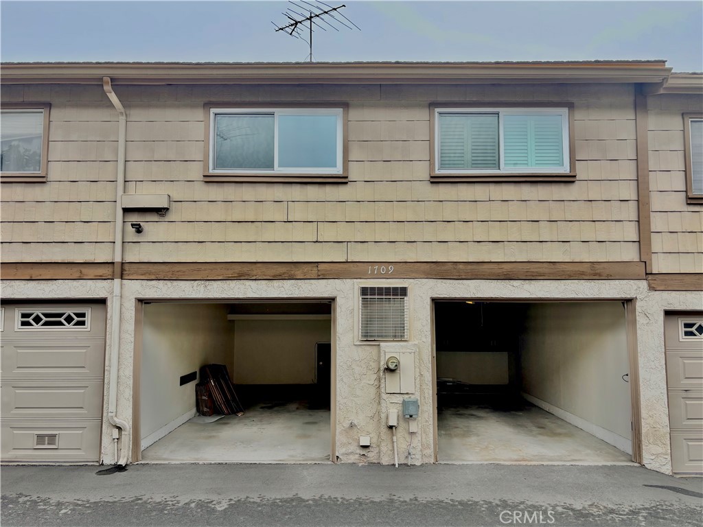 Amberwood I (AMB1) - Residential Lease