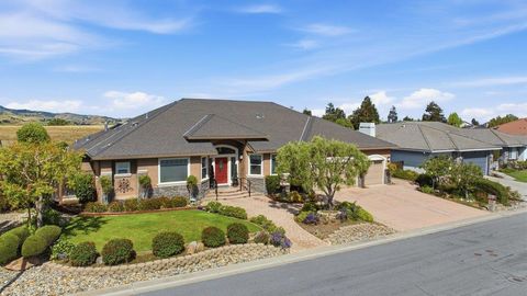 Photo of 1130 Sonnys Way, Hollister, CA 95023 (MLS # ML82043438)