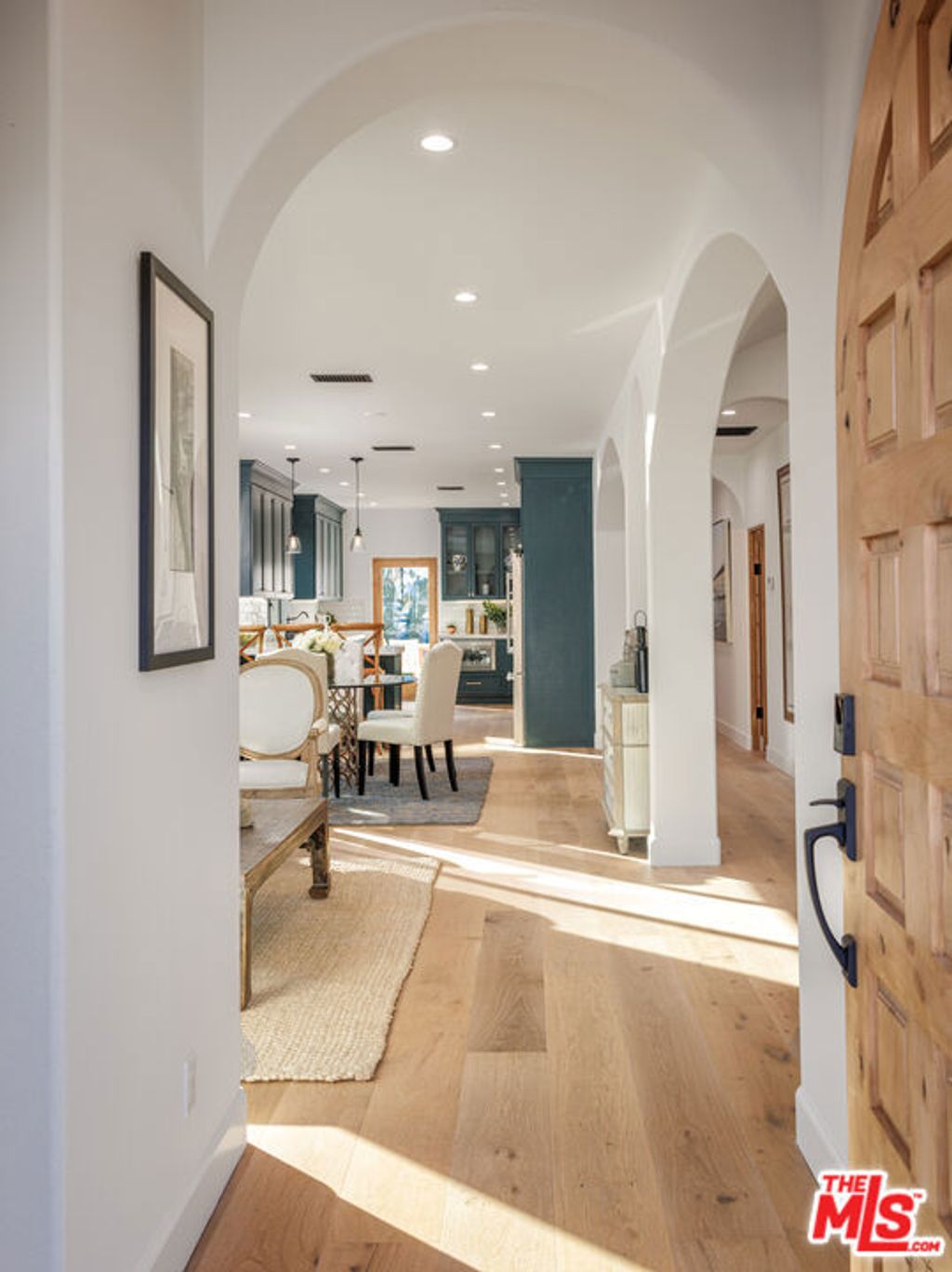 Photo of 913 S Mullen Avenue, Los Angeles, CA 90019 (MLS # 26636057)