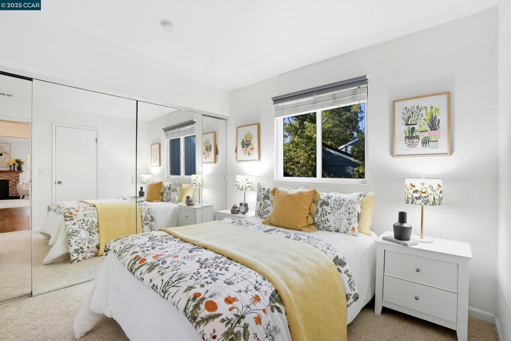 TRES LAGOS NORTH - Residential