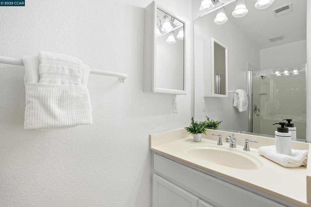 TRES LAGOS NORTH - Residential