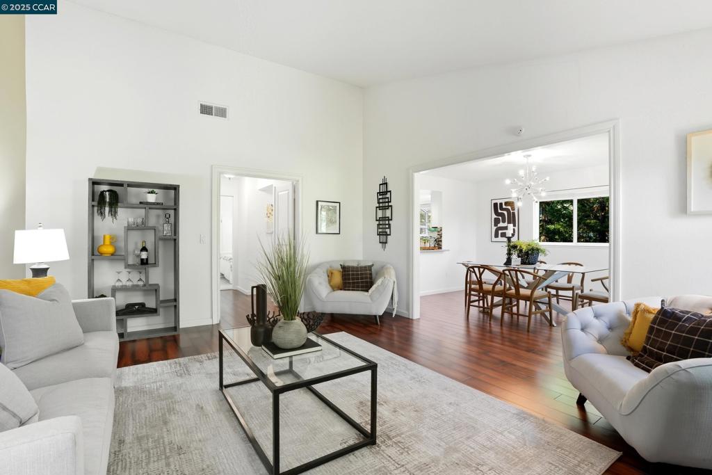 TRES LAGOS NORTH - Residential